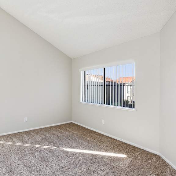 lush wall-to-wall carpeting in bedrooms at renew on summerfield, vacaville, california