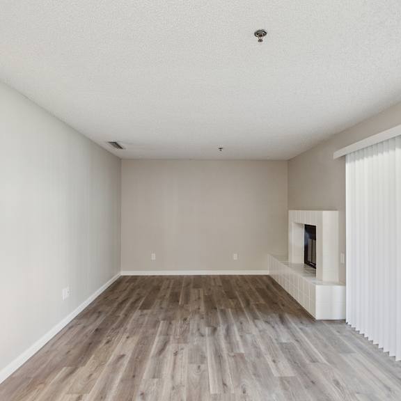vacant living area at renew on summerfield, vacaville, 95687