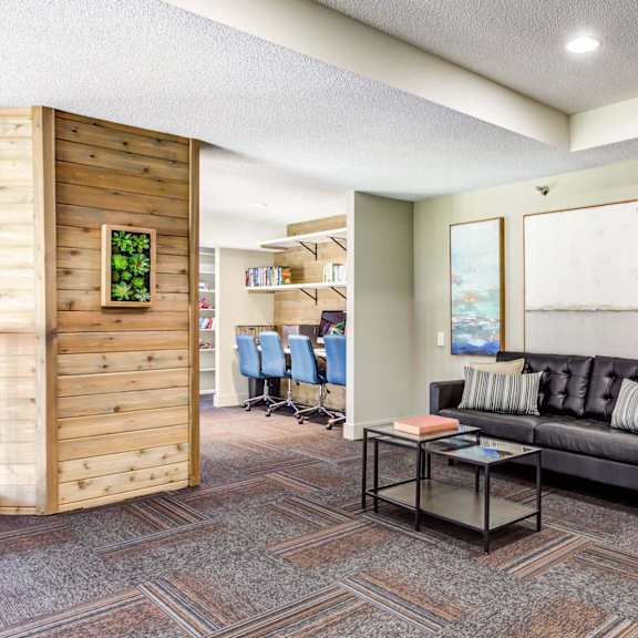 additional photo for property listing at chic digs with room to stretch out in the village 22 car