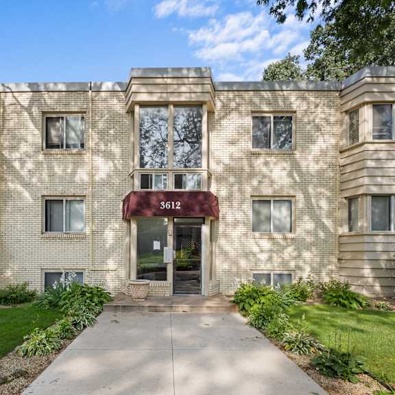 a building with the number 612 on it.
