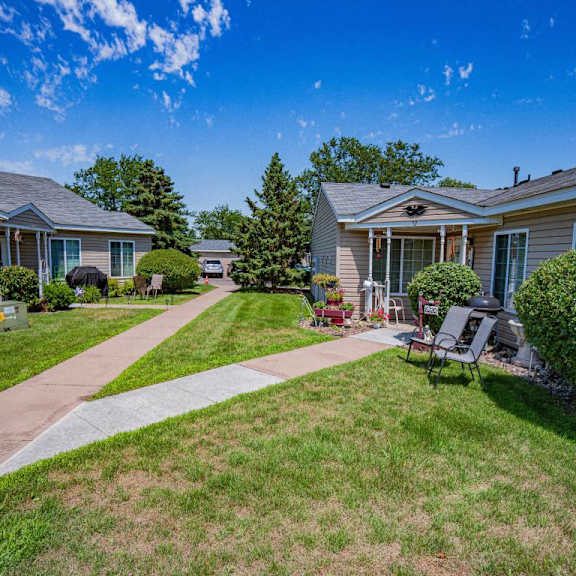 photo of townhomes showing sidewalks and landscaping