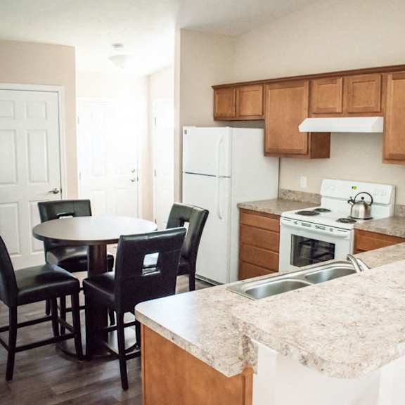wadsworth oh apartment rentals redwood brookridge kitchen
