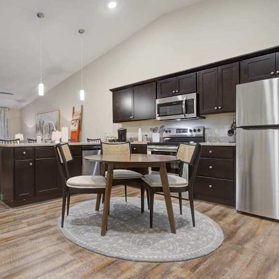 waukee iowa apartment rentals redwood living redwood waukee hickman road breezewood kitchen
