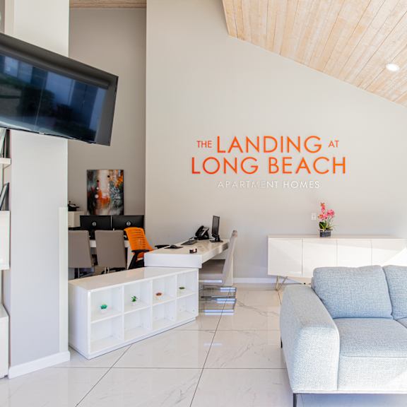 the landing at long beach living room and office
