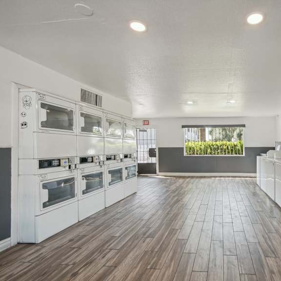 the preserve at ballantyne commons community laundry room