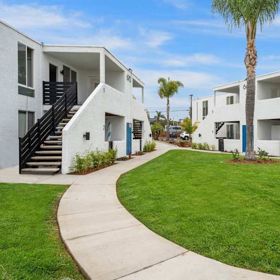 lush green outdoor at tamarack sands apartment homes, carlsbad, ca, 92008