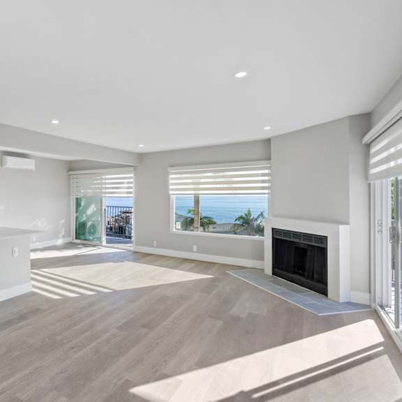 spacious living area at ocean edge @ laguna beach, laguna beach, ca 92651
