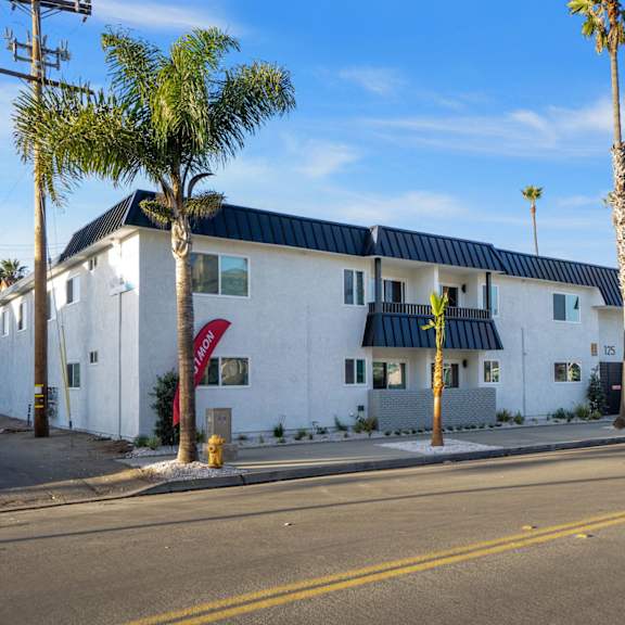 building exterior at ocean breeze terrace apartment, huntington beach