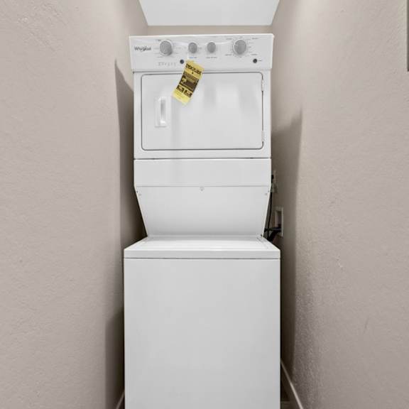 washer dryer in unit at hamilton courtyard apartments, california, 92627