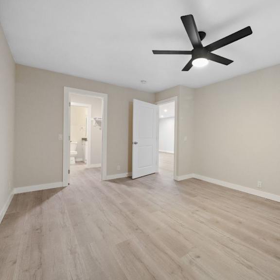 high ceiling at sunset cliffs apartments, california, 92084