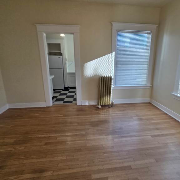 hardwood floors at casa del rey apartments, oregon, 97209