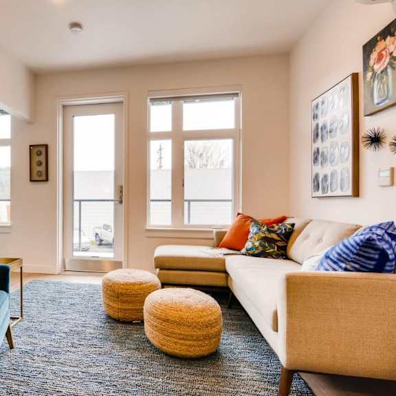 carpeted living area at holm at sellwood, portland, or