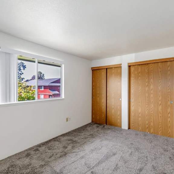 plush carpeting at alder creek apartments, vancouver washington