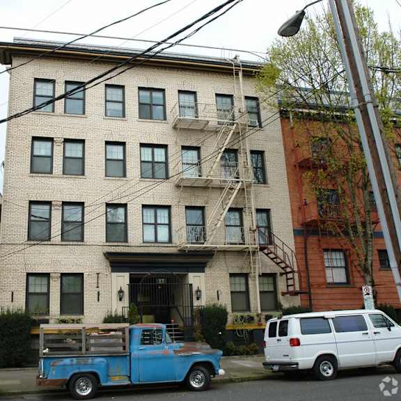 an apartment building in the city