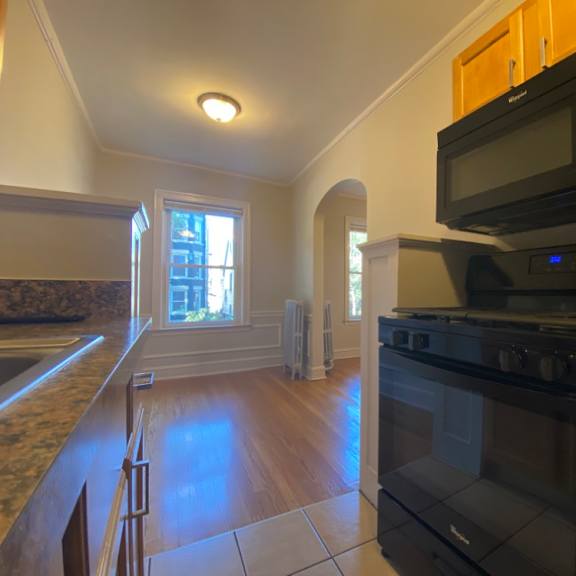 kitchen - charlie chaplin one bedroom