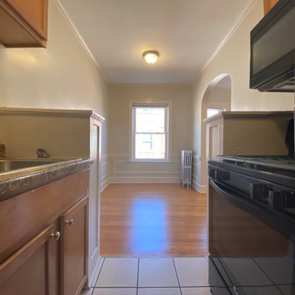 galley style kitchen - helen dunbar studio