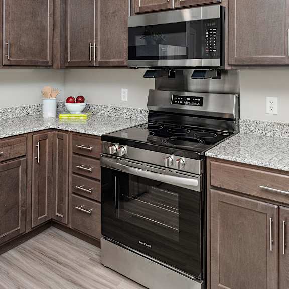 kitchen appliances at decatur landing i & ii, brooklyn park