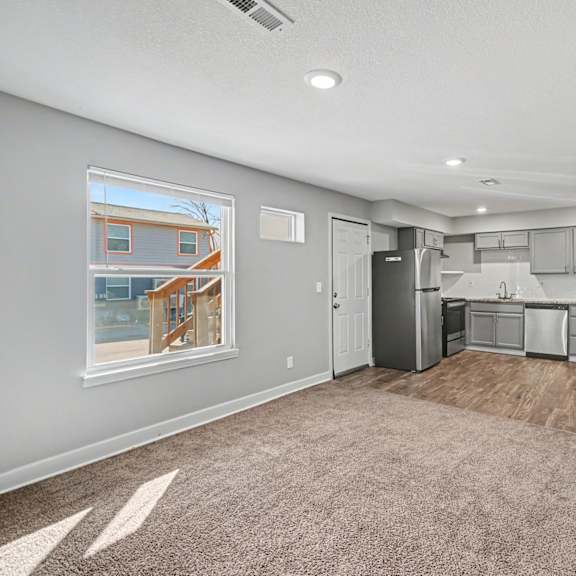 spacious room at cimarron apartments, independence, missouri