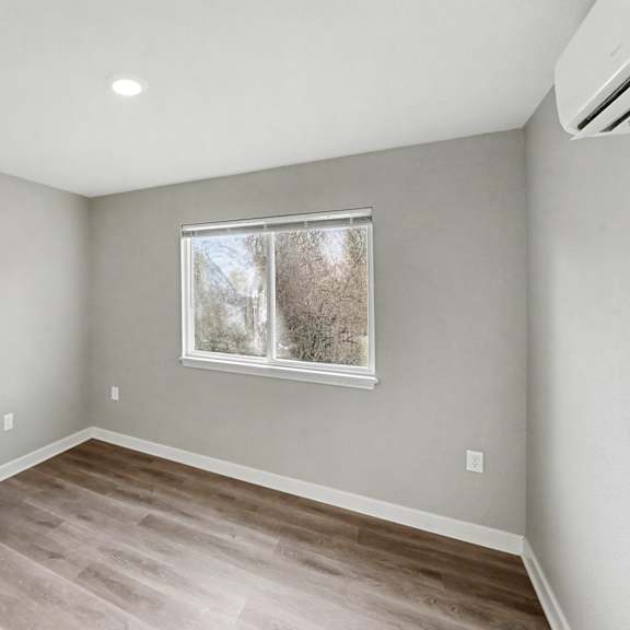 room with a window at mayfair apartments, kansas city, mo