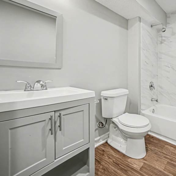 primary bathroom at cimarron apartments, missouri