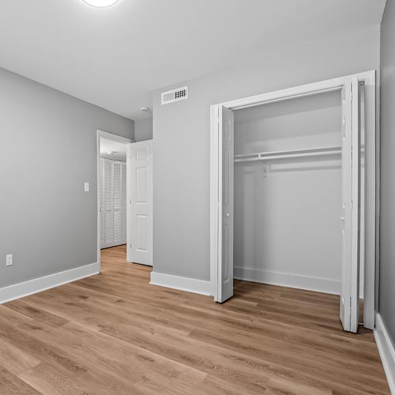 bedroom with closet area at serenity place central, tallahassee, fl, 32304