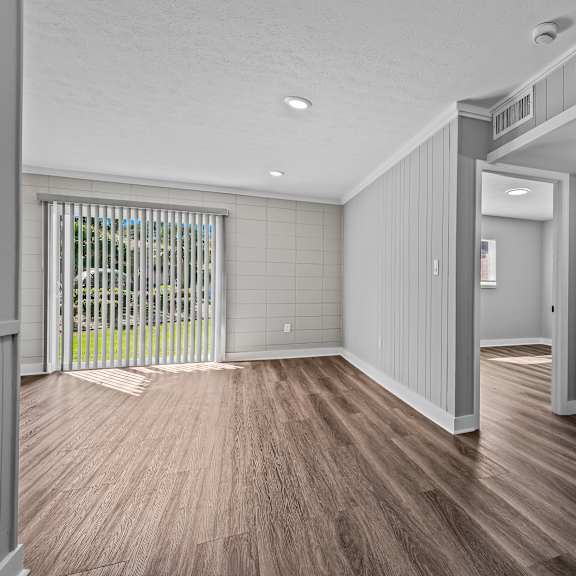 large living area at serenity place central, tallahassee