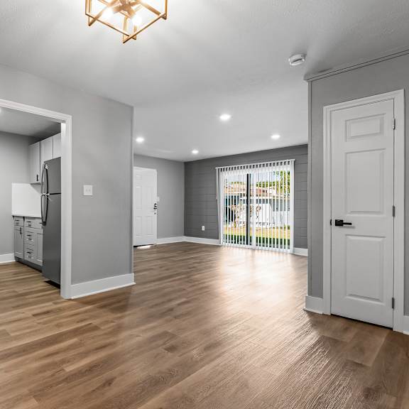 spacious living area at serenity place central, tallahassee, fl