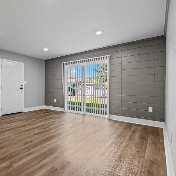 hardwood flooring at serenity place central, florida
