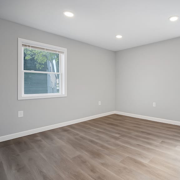 vacant bedroom at palisades apartments, kansas city