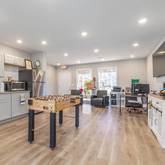 clubhouse at university digs apartments, kansas