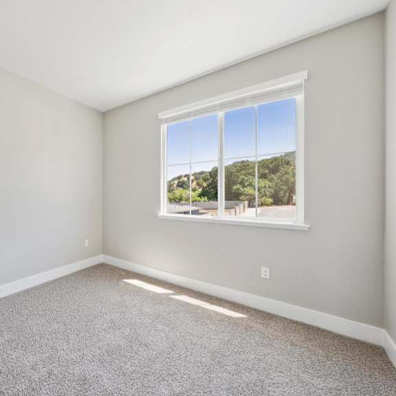 unfurnished room at montessa apartments, vacaville, california