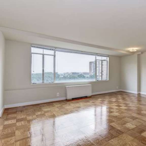 unfurnished living room at monticello at southern towers, alexandria