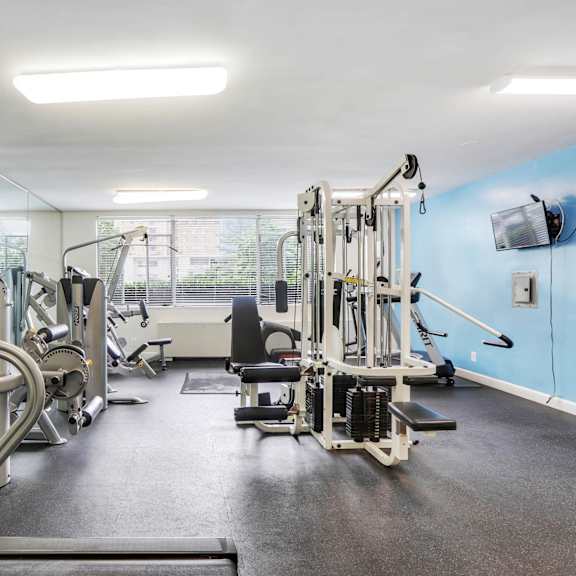 fitness center with equipments at monticello at southern towers, alexandria, 22311