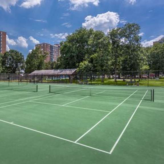 tennis court at sherwood at southern towers, virginia