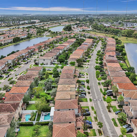 aventura isles lakeside views.