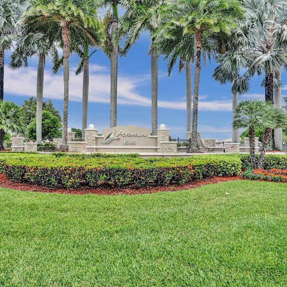 aventura isles entrance monument