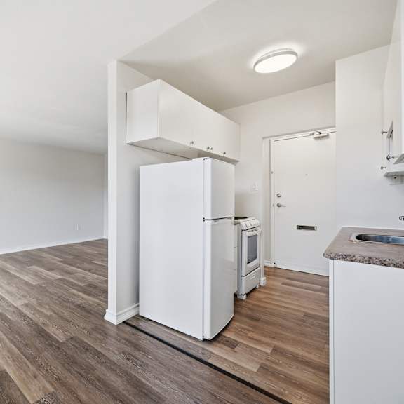 kitchen room 1 bed 2 bed