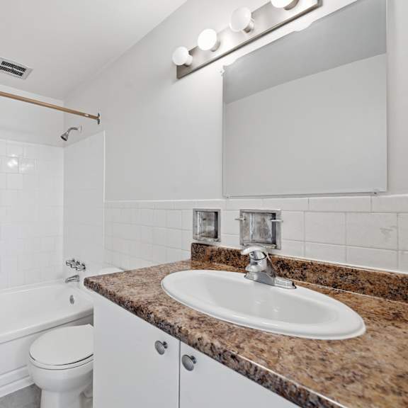 bathroom 1 bed 2 bed hamilton