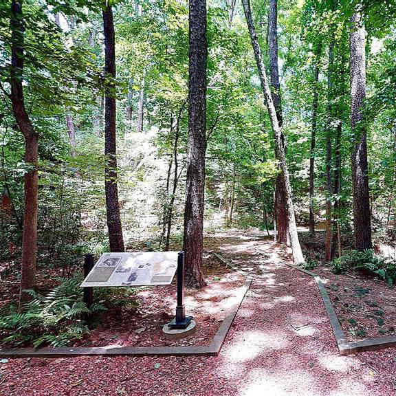 walking trails at vinings rivervue, atlanta, ga