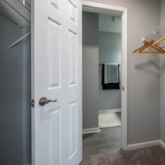 closet view at spalding vue, peachtree corners
