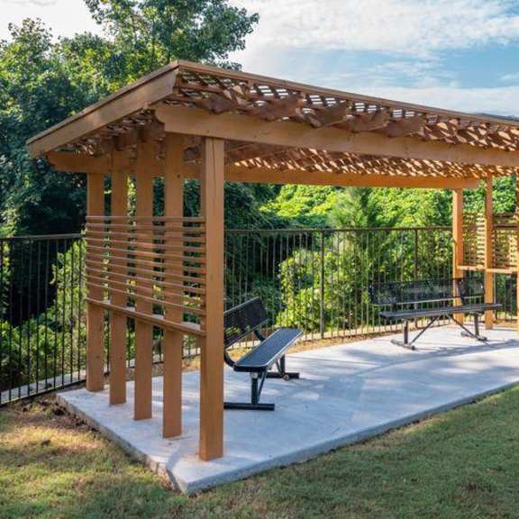 picnic area at spalding vue, peachtree corners, 30092