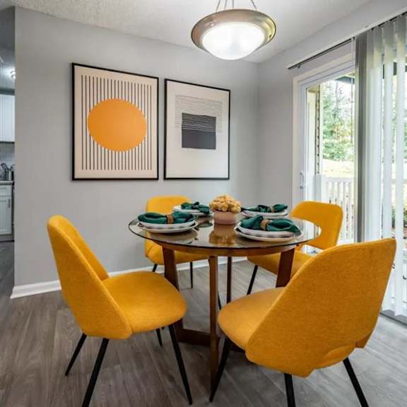 dining room at spalding vue, peachtree corners