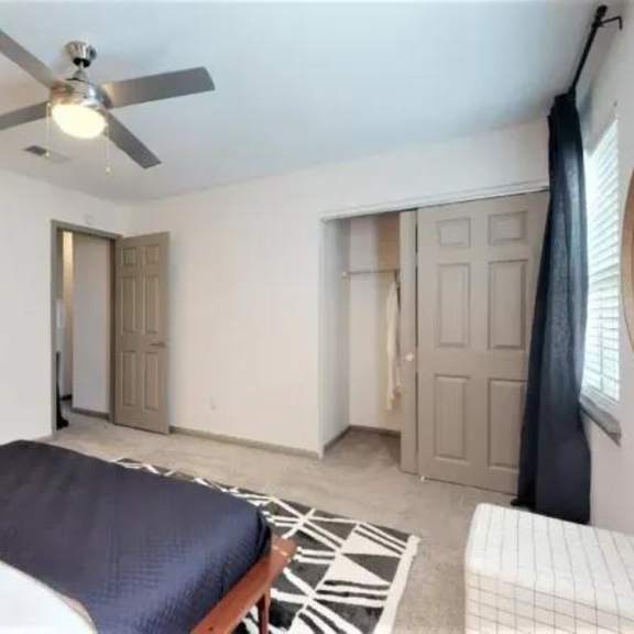 spacious bedroom at cumberland pointe, smyrna