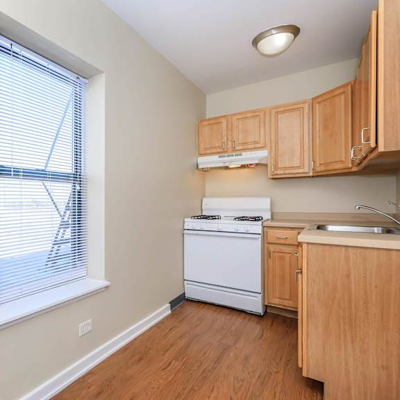 a kitchen at sheridan park, chicago