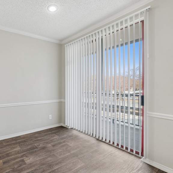 a3 dining room at jefferson place in irving, tx