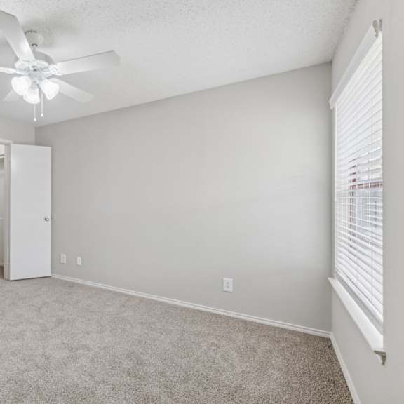 b1 bedroom at jefferson place in irving, tx
