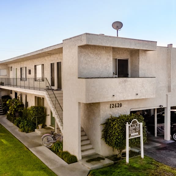 exterior of 12620 caswell