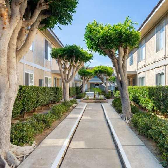 sideway path at lido apartments - 241 avocado st, costa mesa