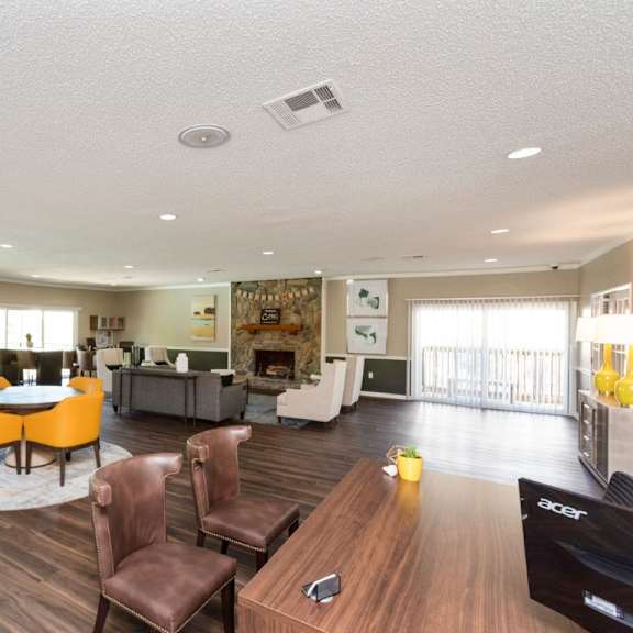 resident lounge at lakecrest apartments, prg real estate management, greenville, 29615