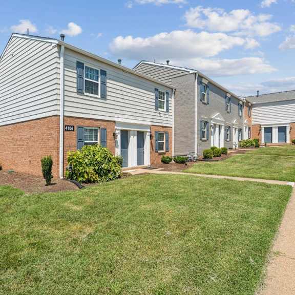 a building with the word at staples mill townhomes apartments, virginia, 23228